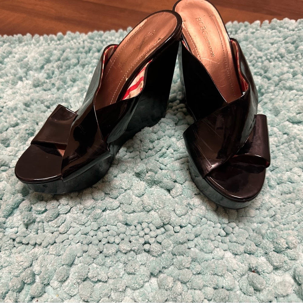 BCBG shiny Platforms